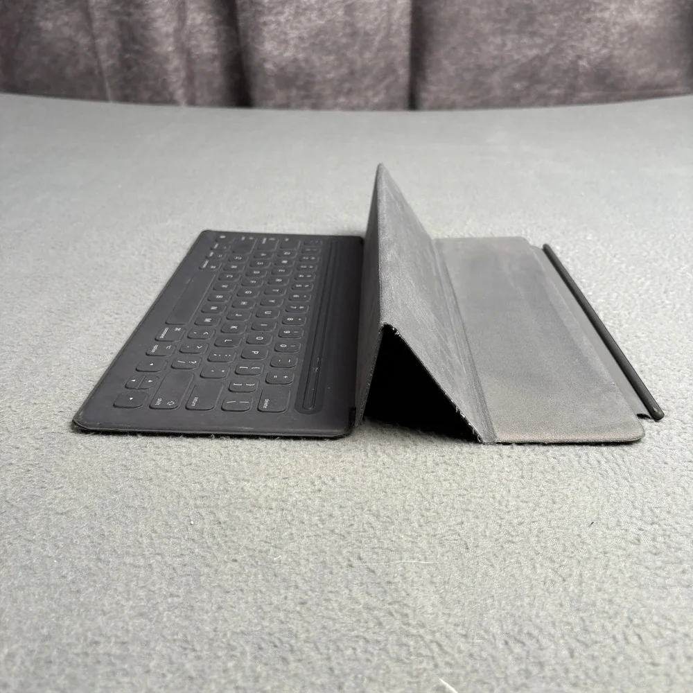 Apple smart keyboard